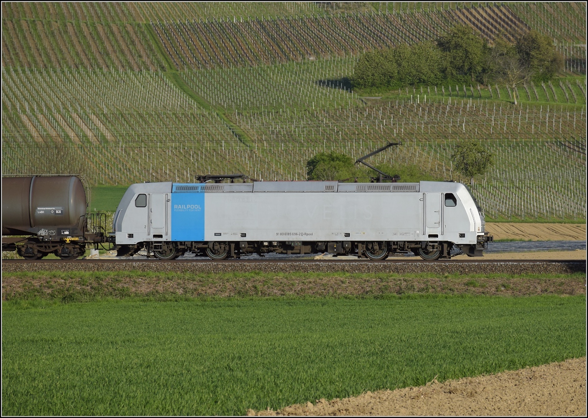 Railpool 185 696 bei Scherzingen. April 2021