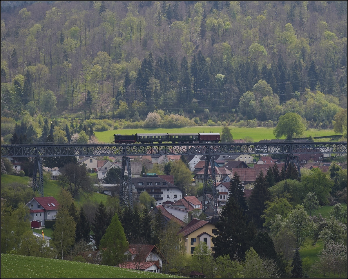 Sauschwänzlebahn. 

V36 204 auf dem Epfenhofer Viadukt. Mai 2022.