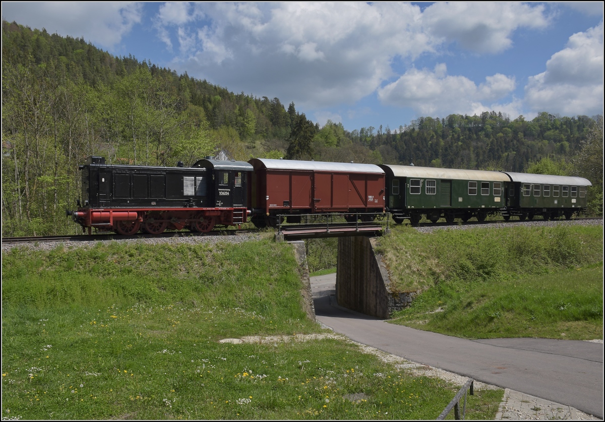 Sauschwänzlebahn. 

V36 204 bei der Herrenwiese, Grimmelshofen. Mai 2022.