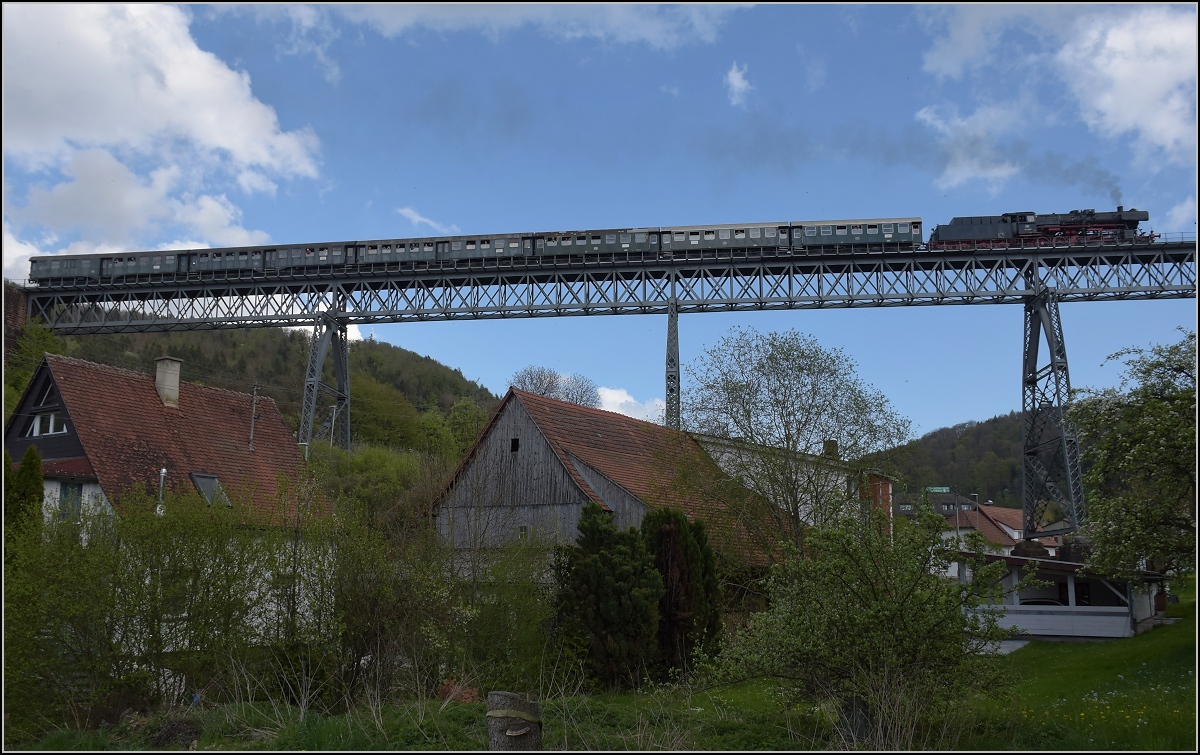 Sauschwänzlebahn.

50 2988 auf dem Epfenhofer Viadukt. Mai 2022.
