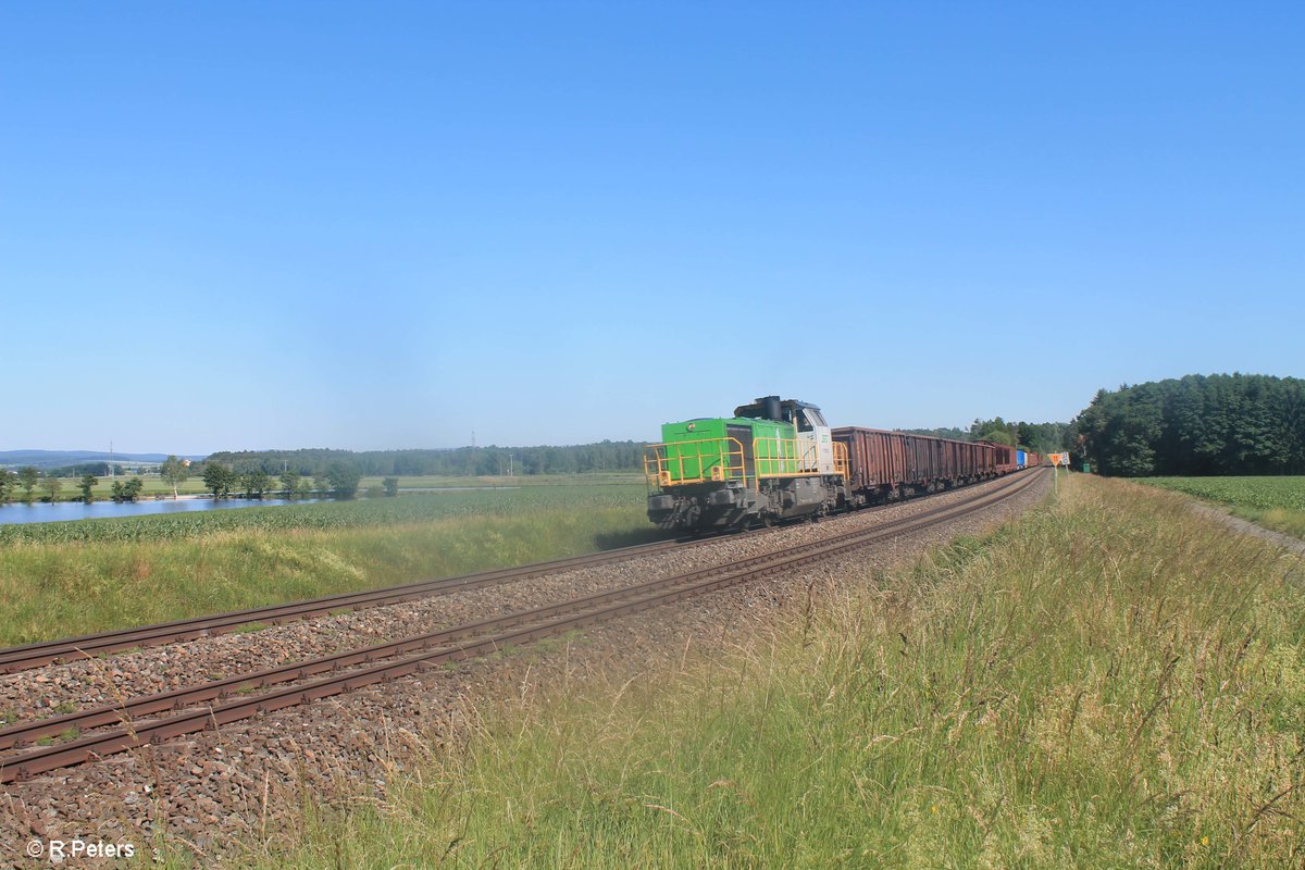 V1700.03 alais 277 004 zieht bei Oberteich den leeren Holzzug nach Cheb. 11.06.17