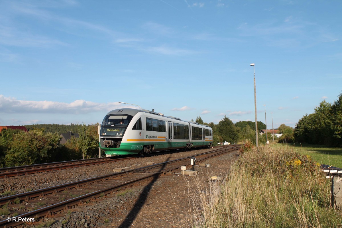 VT19  Landkreis Wunsiedel im Fichtelgebirge  als VBG74266 Regensburg - Marktredwitz bei der Einfahrt in Pechbrunn. 28.08.14