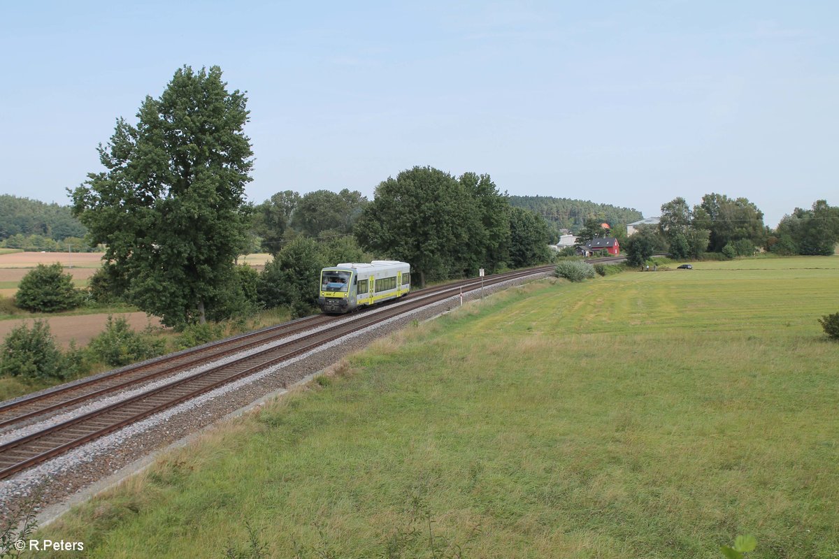 VT650 713 zieht bei Ullersricht gen Süden. 25.08.17