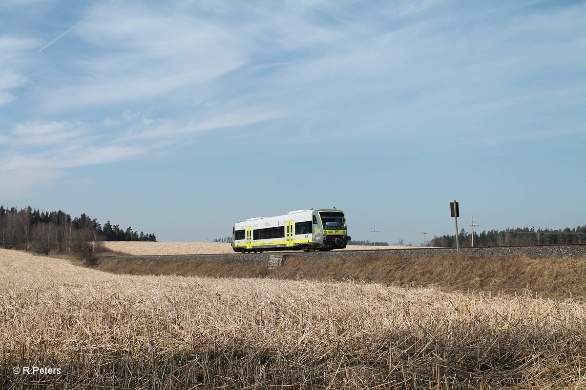 VT650 716 rollt bei Unterthölau als AG84576 Hof – Bayreuth ihrem nächsten Halt Marktredwitz entgegen. 18.03.16
