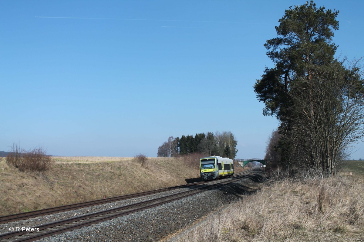 VT650 723 als AG84558 Hof - Kirchenlaibach hinter Waldershof. 17.03.16