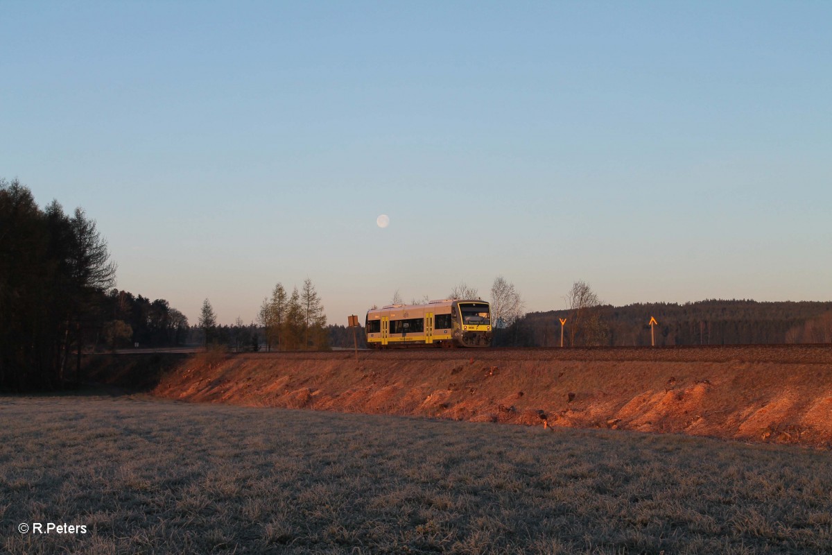 VT650.714 als ag84518 Hof - Bayreuth hinter Waldershof.17.04.14
