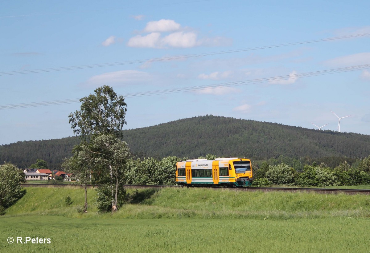 VT650.76 als OPB 20880 Cheb - Marktredwitz zwischen Seußen und Brand. 02.06.15