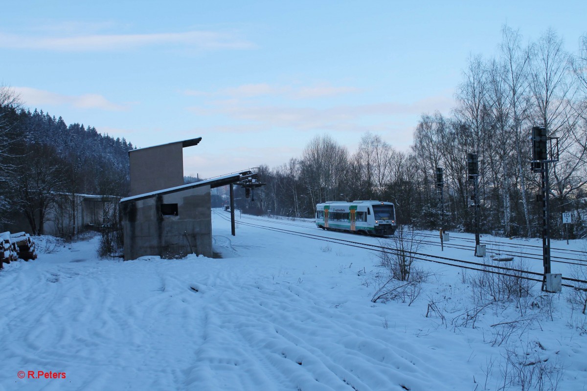 VT66 RS1 der Vogtlandbahn verlässt Arzberg als OPB20873 Marktredwitz - Cheb. 01.02.15