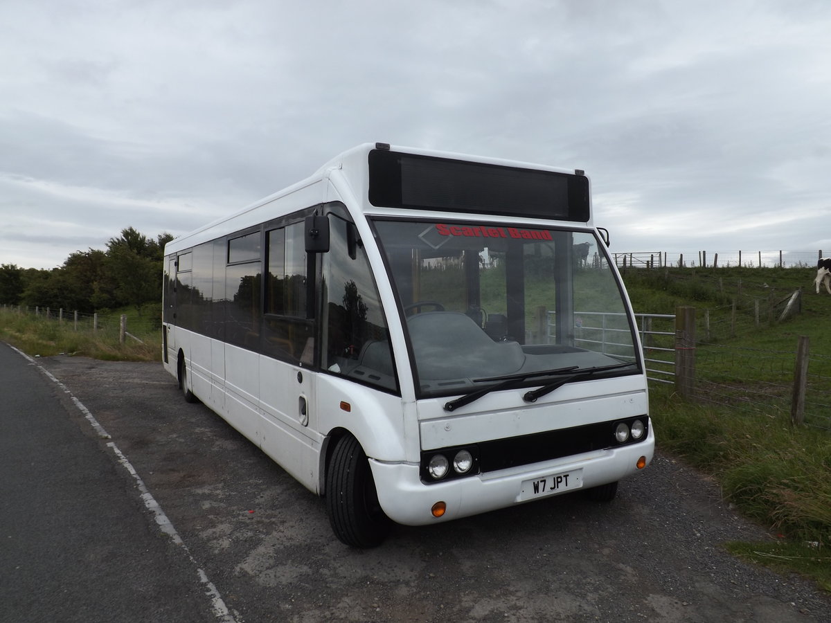 W7 JPT
2000 Optare Solo M920
Optare B30F
Scarlet Band Bus & Coach Limited, West Cornforth, County Durham, England

New to Walsh, Middleton, Manchester.
Cockfield, County Durham, England 6th July 2016