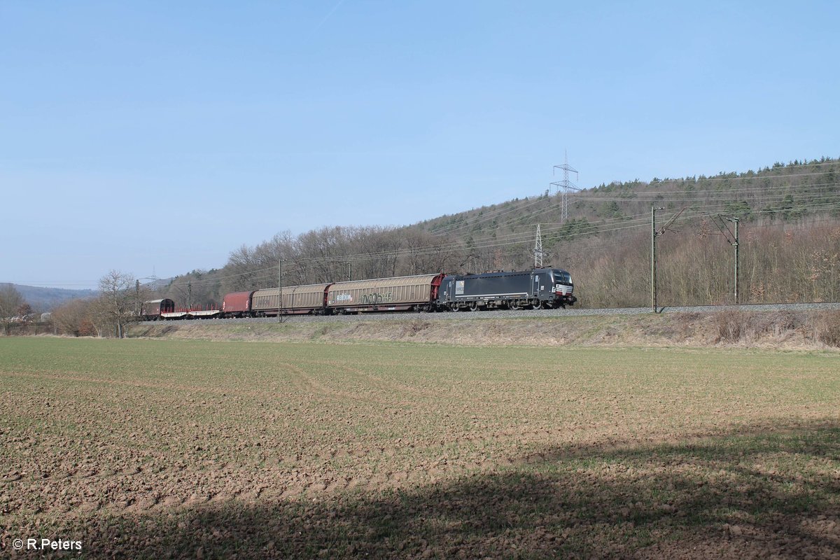 X4E 612 alias 193 612-9 zieht ein gemischten Güterzug durchs Maintal. 16.03.17