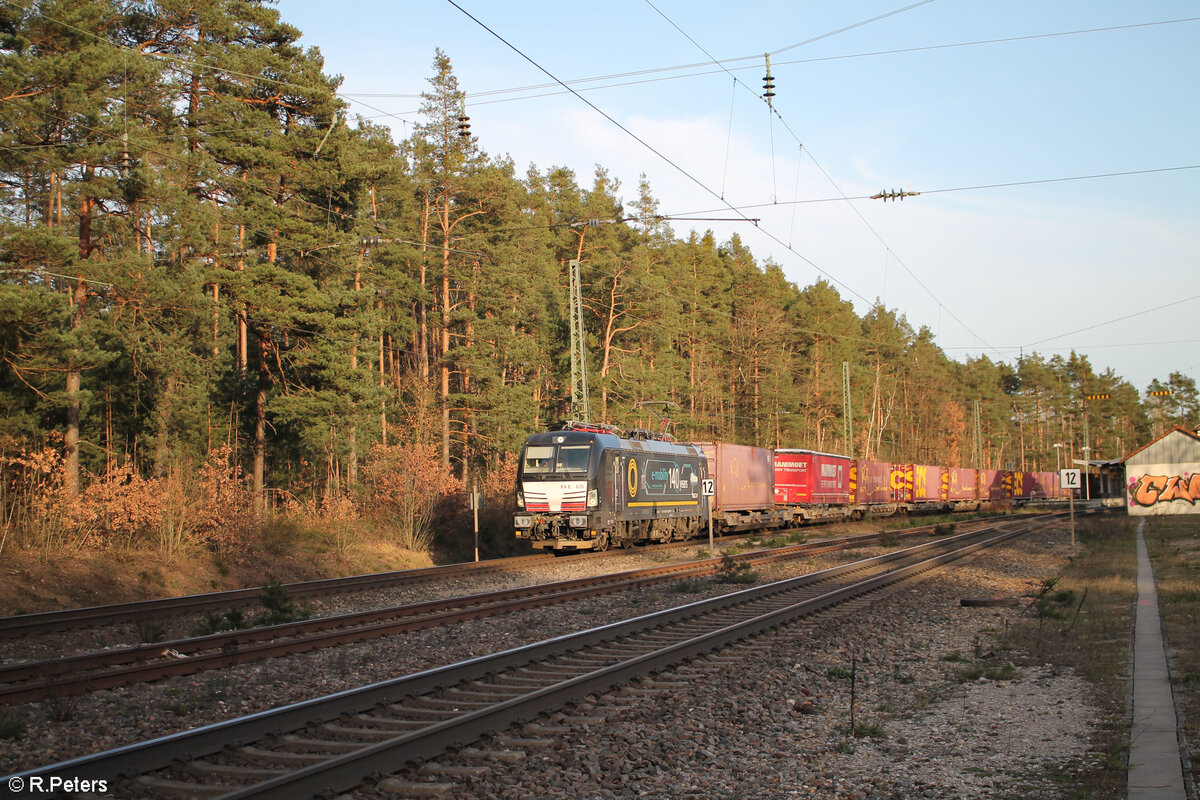 X4E 626  140 years E_Mobility  mit dem ECS Container KLV Zug in Ochenbruck. 26.03.24