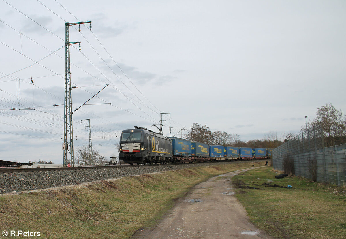 X4E 709 alias 193 709 mit LKW-Walter in der Treuchtlinger Kurve in Nürnberg Hohe Marter. 18.02.24