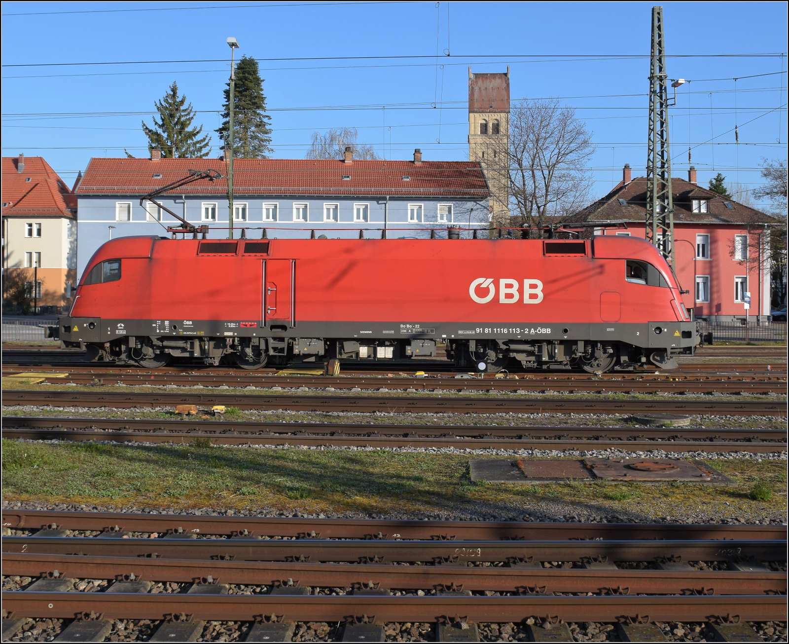1116 113 der ÖBB in Singen. April 2026.