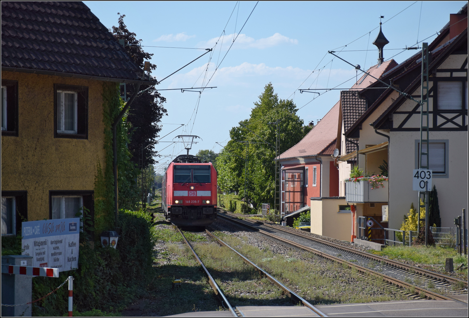 146 235 in Allensbach. August 2026