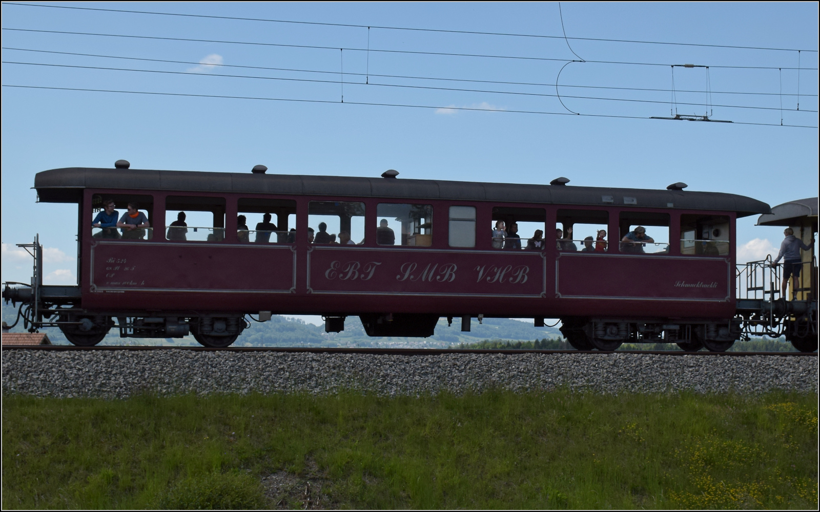 150 Jahre Emmentalbahn. 

Bi 524 'Schmucktruckli' trotz Fotowolke genauer betrachtet. Mai 2025.