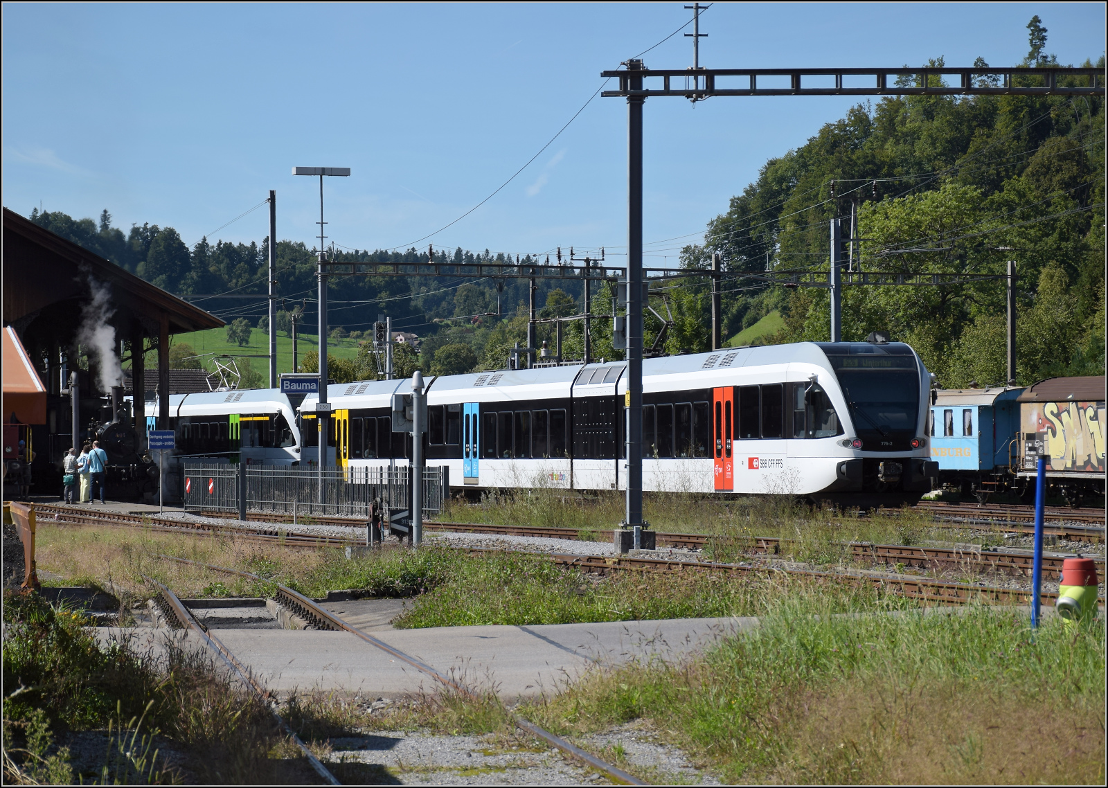 150 Jahre Tsstalbahn.

Der Regelverkehr mit RABe 526 766 und RABe 526 775 in Bauma. September 2025.