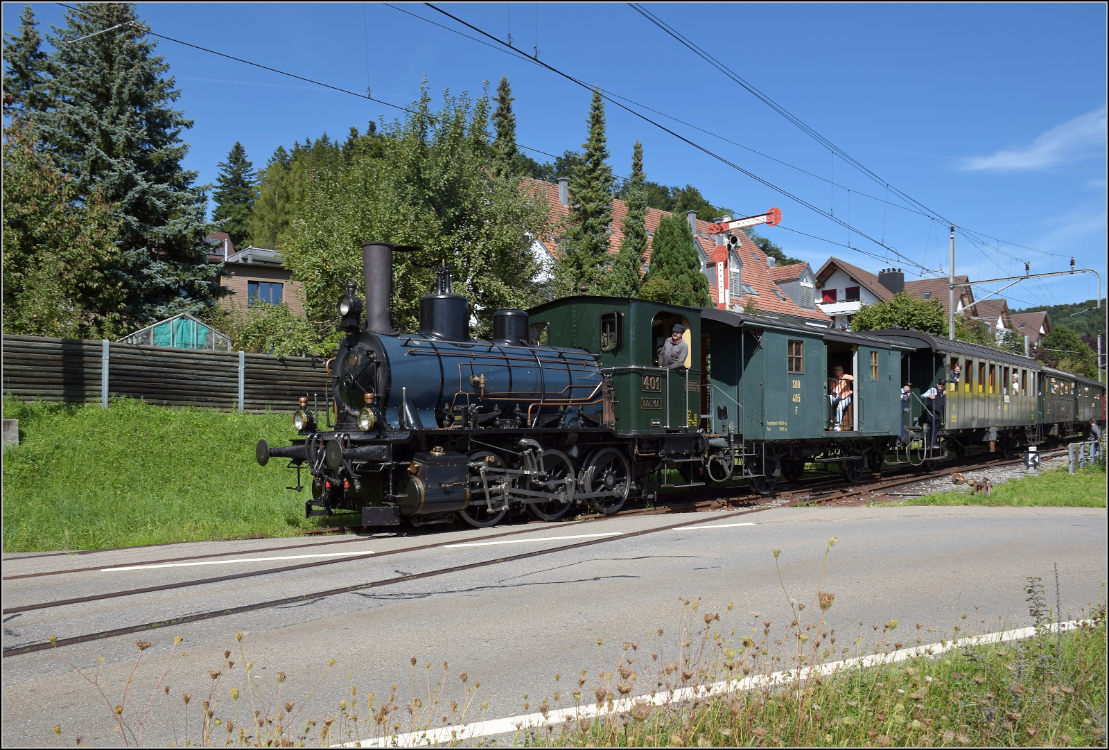 150 Jahre Tsstalbahn.

Ed 3/3 401 trifft in Bretswil ein. September 2025.