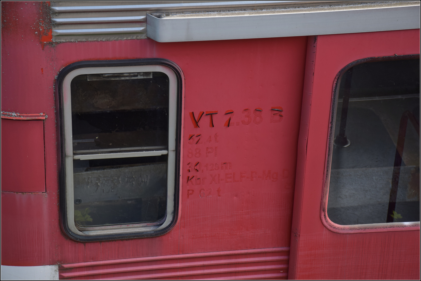 175 Jahre Eisenbahn in Nrdlingen / 55 Jahre Bayrisches Eisenbahnmuseum.

VT 2.38 der AKN, zuletzt bei der Ascherslebener Verkehrsgesellschaft. Mai 2024. 