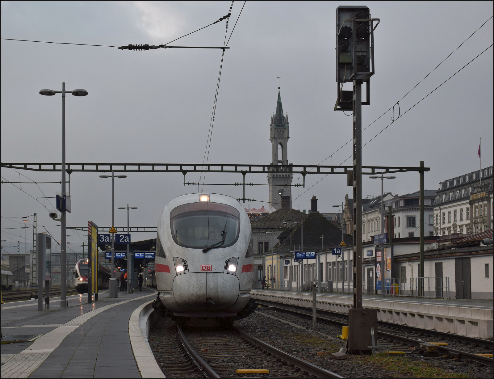 411 070  Penzlau  bestreitet heute die letzte planmäßige Fahrt eines ICE-T von Konstanz aus. Konstanz, November 2025.