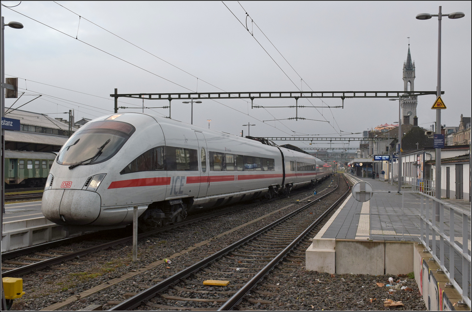 411 070  Penzlau  bestreitet heute die letzte planmäßige Fahrt eines ICE-T von Konstanz aus. Konstanz, November 2025.