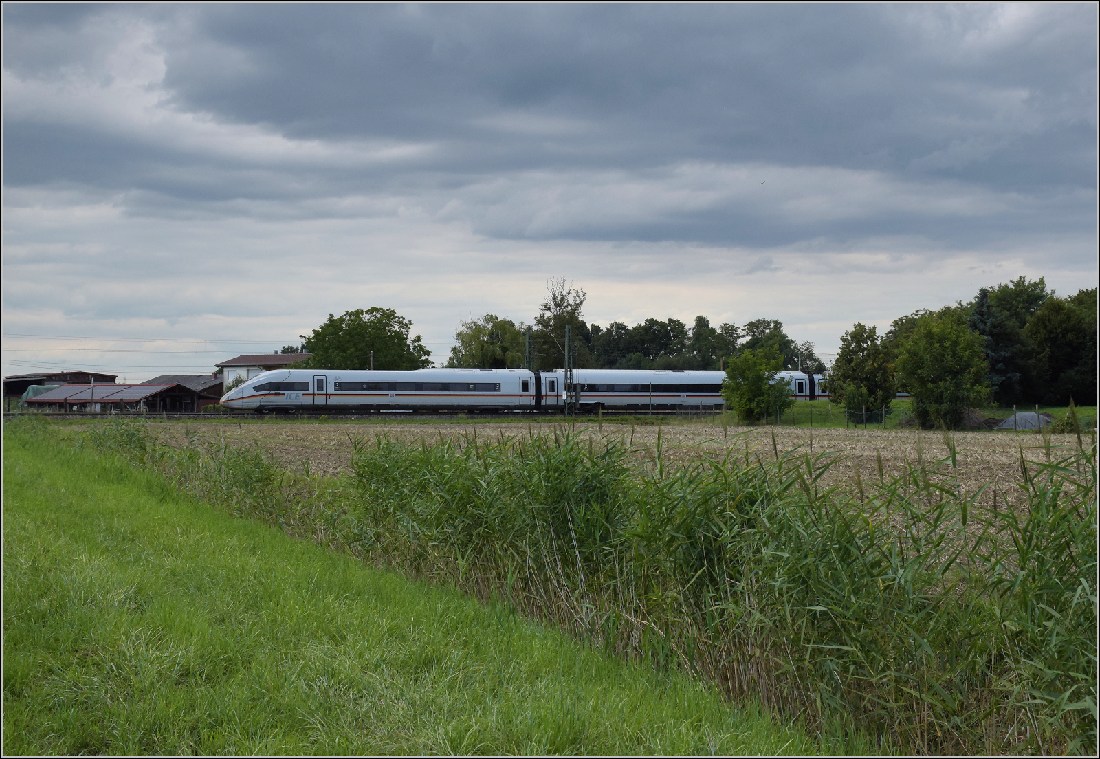 412 057 'Bundesrepublik Deutschland' bei Niederschopfheim. August 2025.
