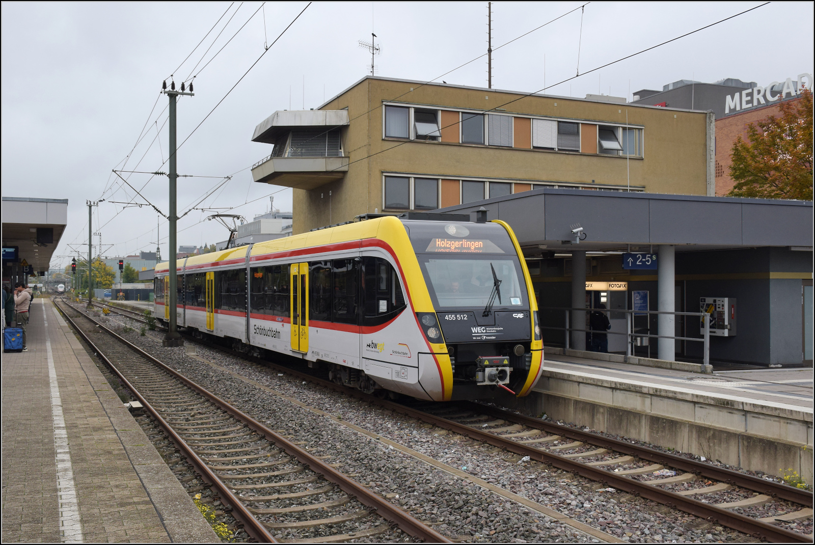 455 012 wartet in Böblingen auf die Fahrt nach Holzgerlingen. Oktober 2026.