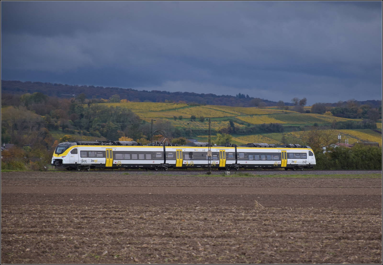 463 082 bei Hügelheim. Oktober 2025.