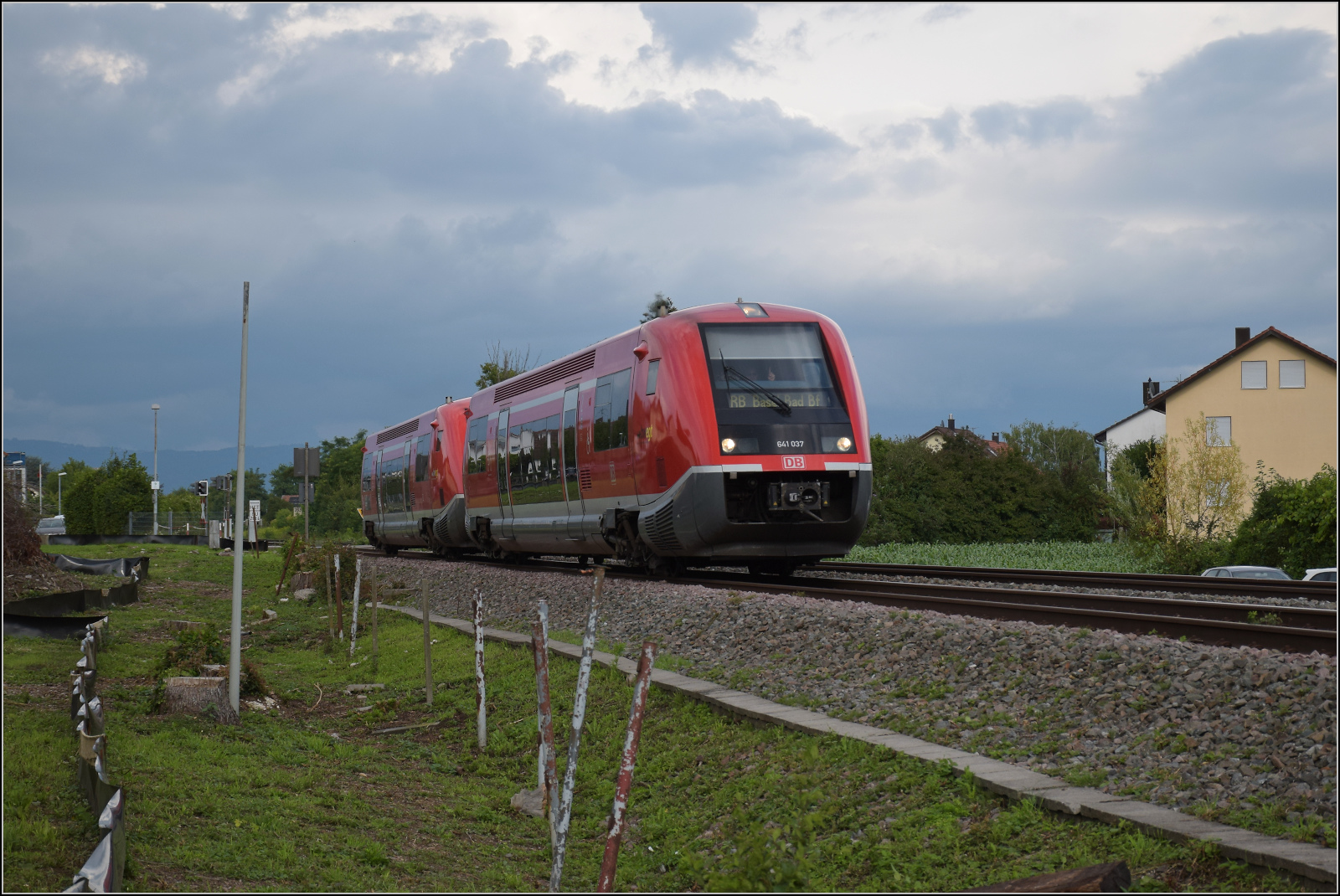 641 037 und 641 004 am künftigen Haltepunkt Warmbach. Juli 2025. 