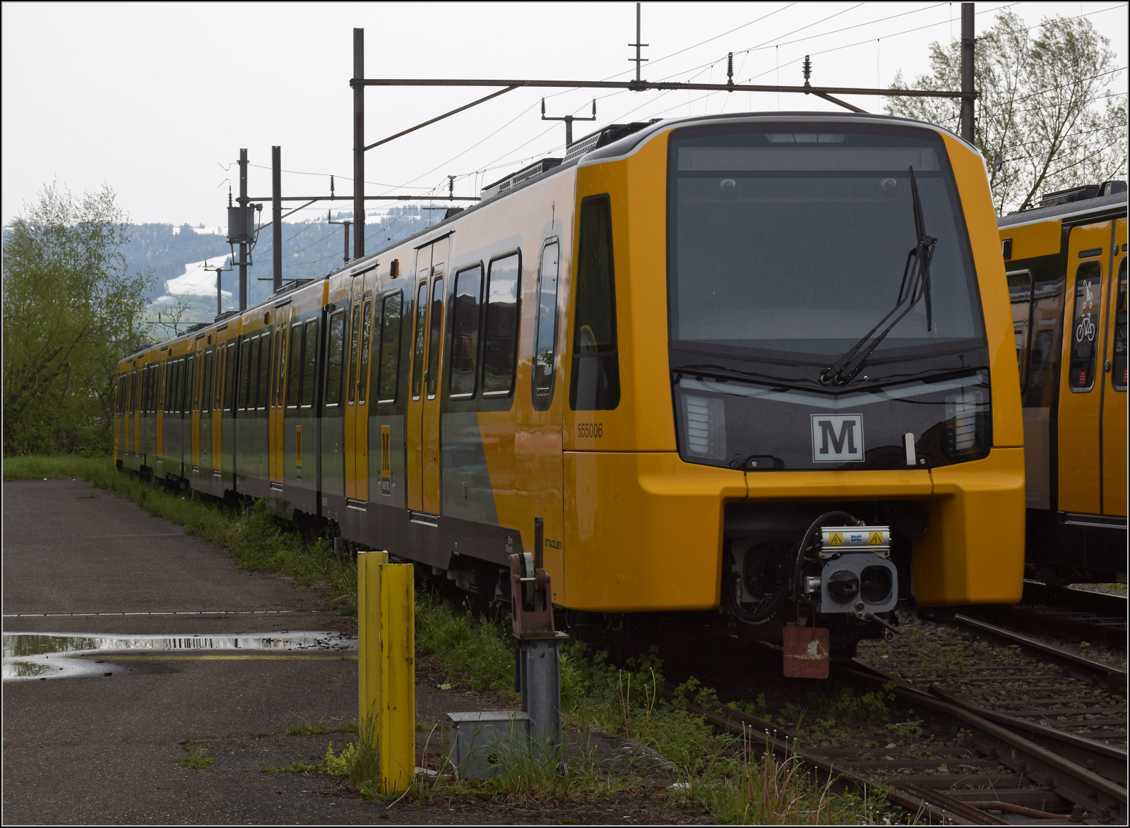 A swanky new fleet of trains für die Geburtsstätte der Eisenbahn.

555 006 der Tyne & Wear Metro in Arbon. April 2024.