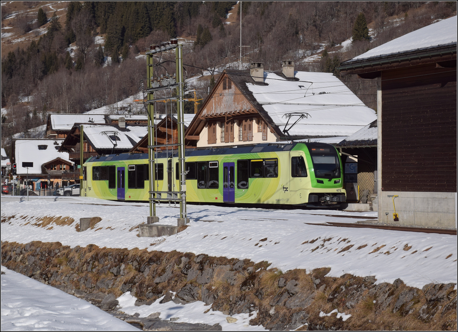 ABe 4/8 472 der ASD am Streckenende in Les Diablerets. Januar 2026.