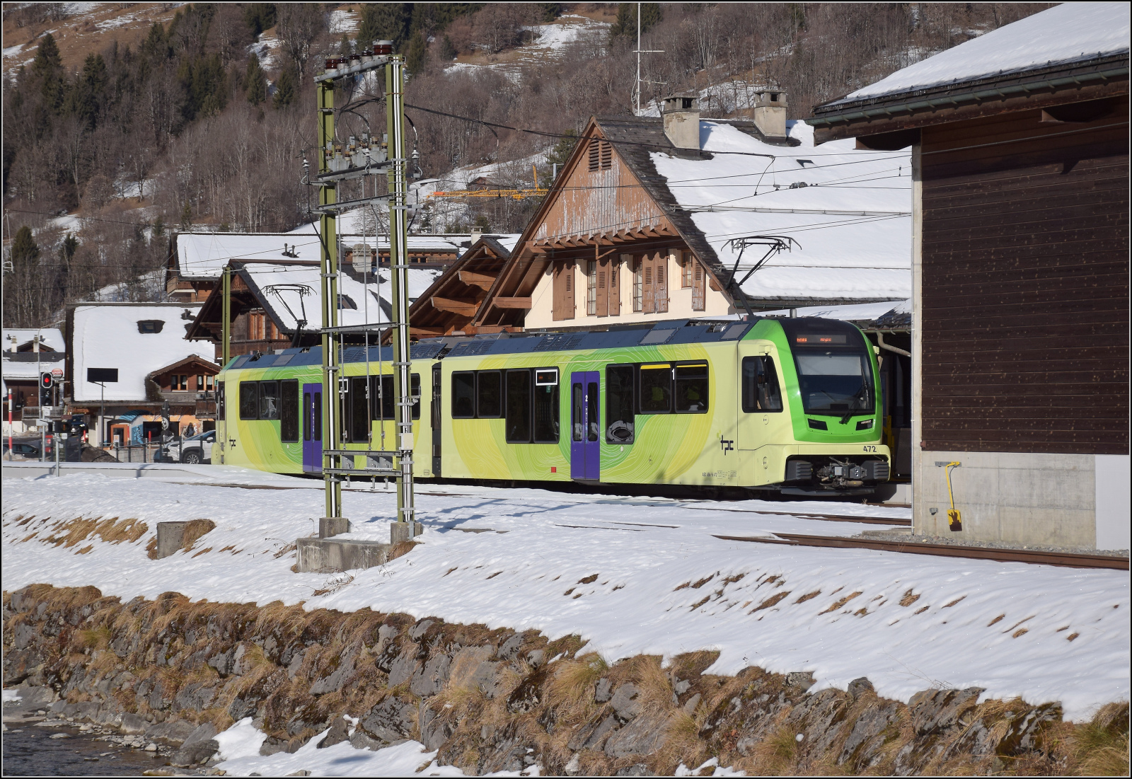 ABe 4/8 472 der ASD am Streckenende in Les Diablerets. Januar 2026.