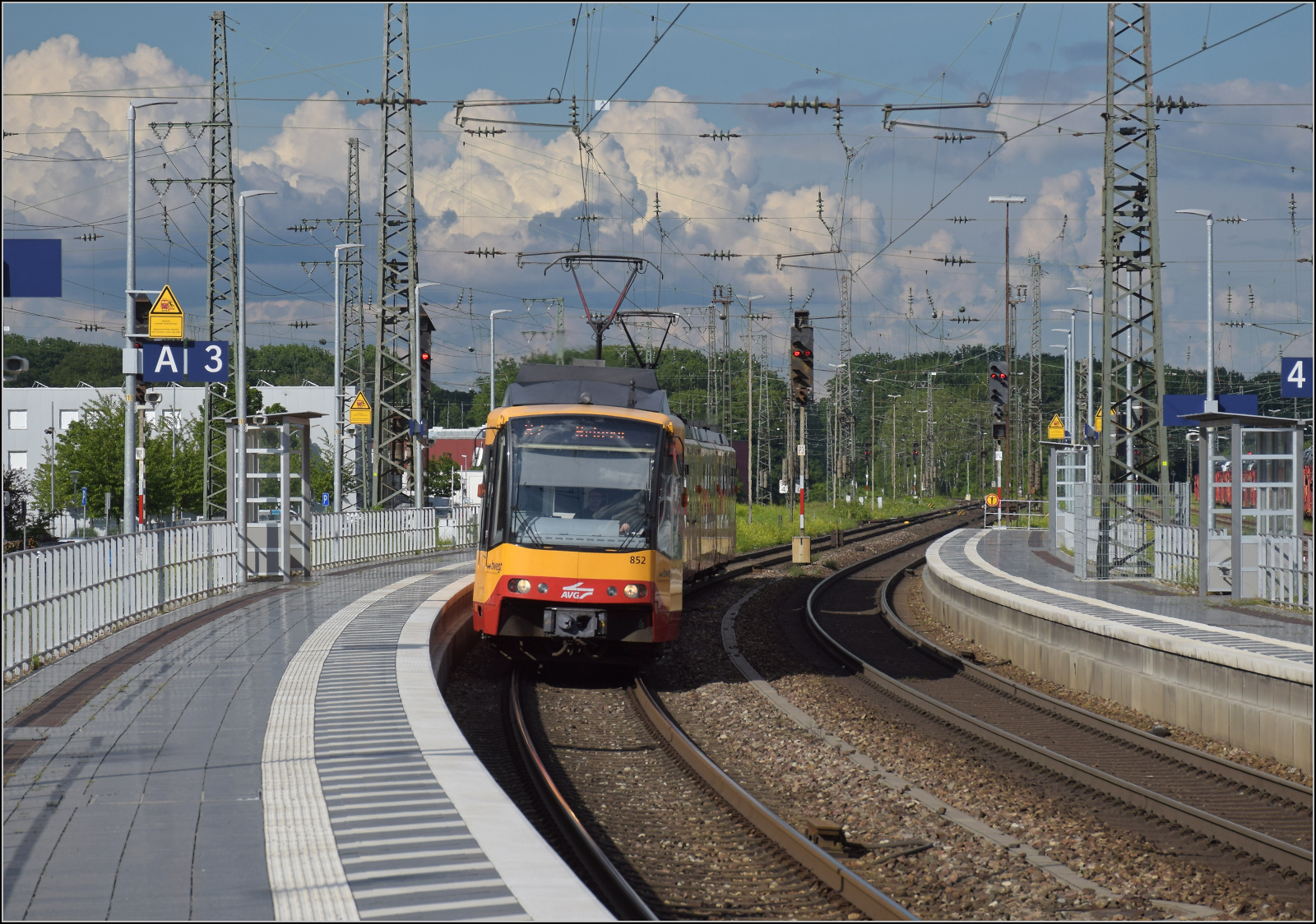 AVG 450 852 und 450 868 in Rastatt. Mai 2024.