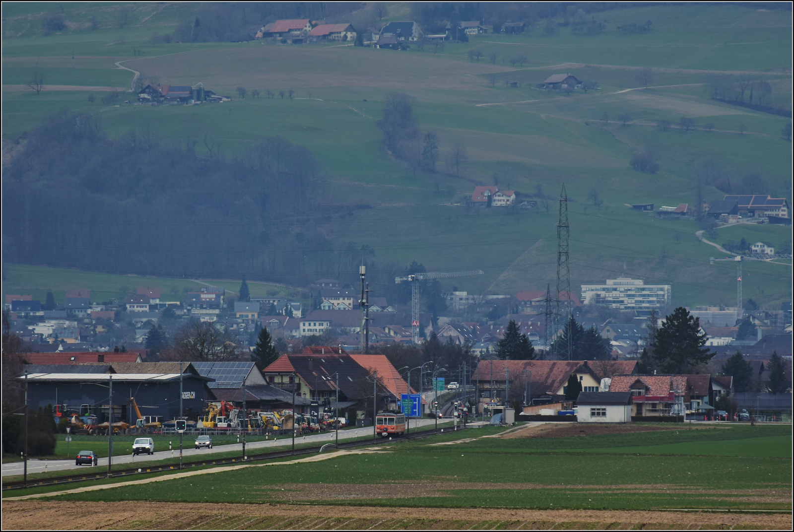 Bierlisi statt Bipperlisi. 

Be 4/4 104 auf dem Weg von Bennwil nach Niederbipp. Februar 2026.