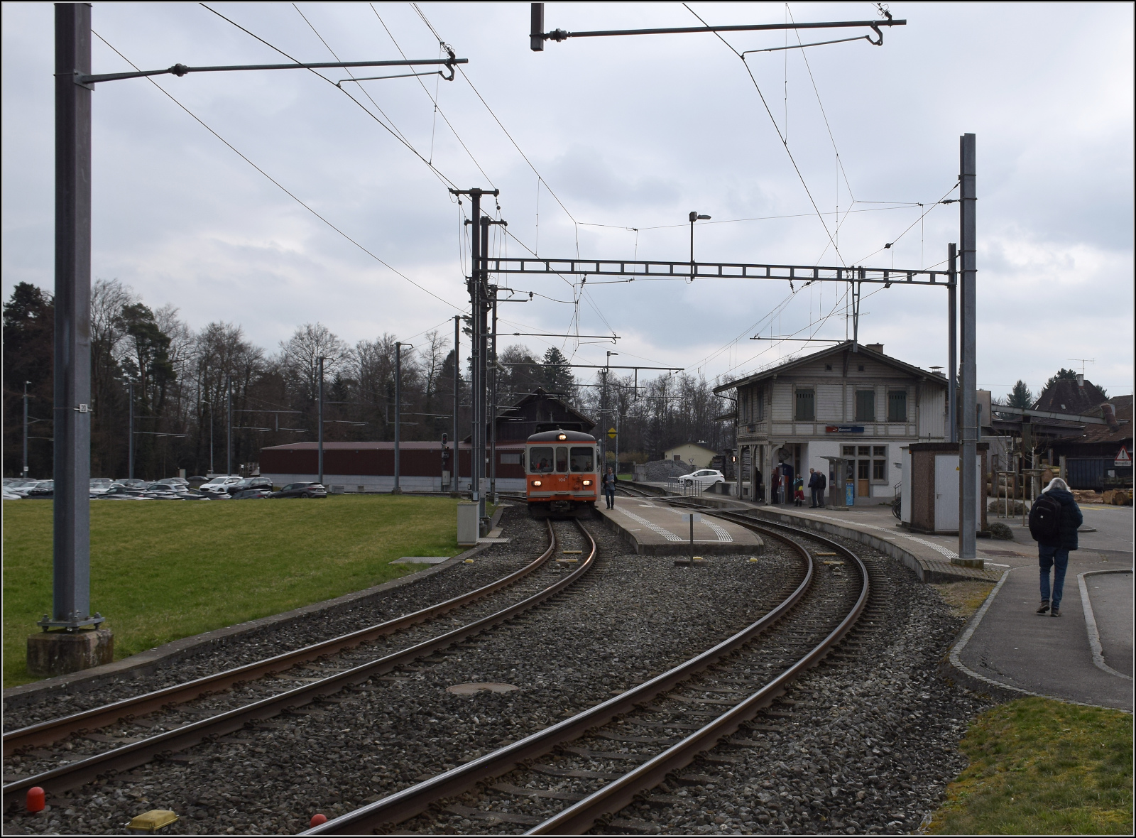 Bierlisi statt Bipperlisi. 

Be 4/4 104 beim ersten Pitstopp in Bennwil. Februar 2026.