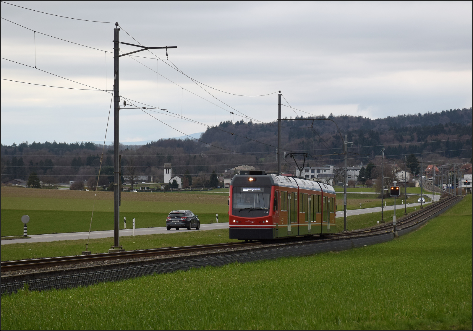 Bierlisi statt Bipperlisi. 

Be 4/8 114 'Saturn' auf dem Weg von Attiswil nach Wiedlisbach. Februar 2026.