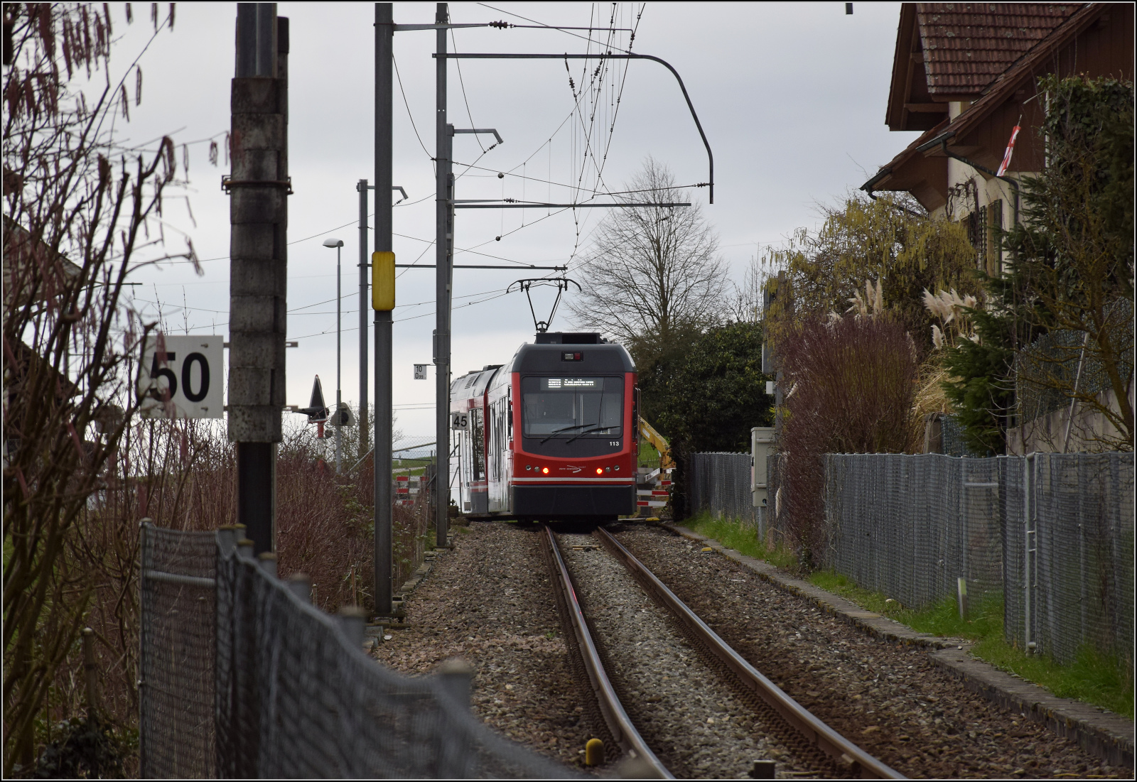 Bierlisi statt Bipperlisi. 

Be 4/8 113 'Mars' auf dem Weg nach Solothurn. Februar 2026.