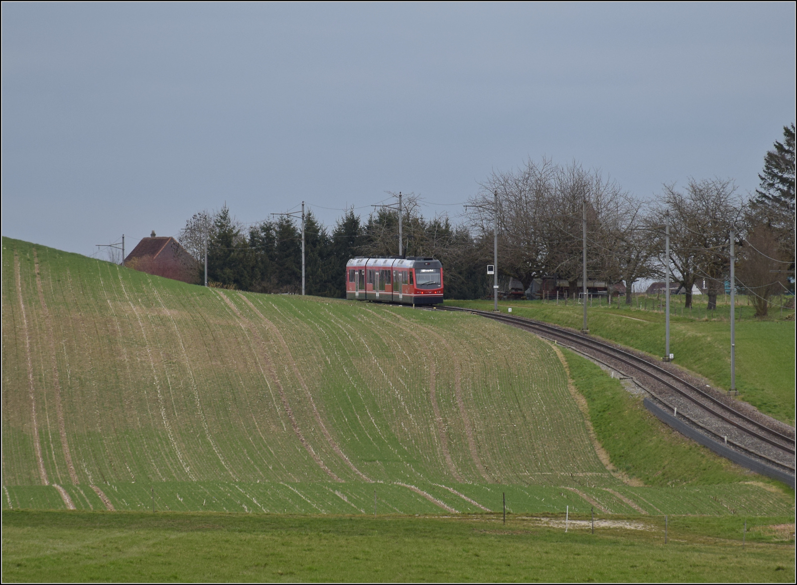 Bierlisi statt Bipperlisi. 

Be 4/8 110 'Merkur' auf dem Weg von Attiswil nach Wiedlisbach. Februar 2026.