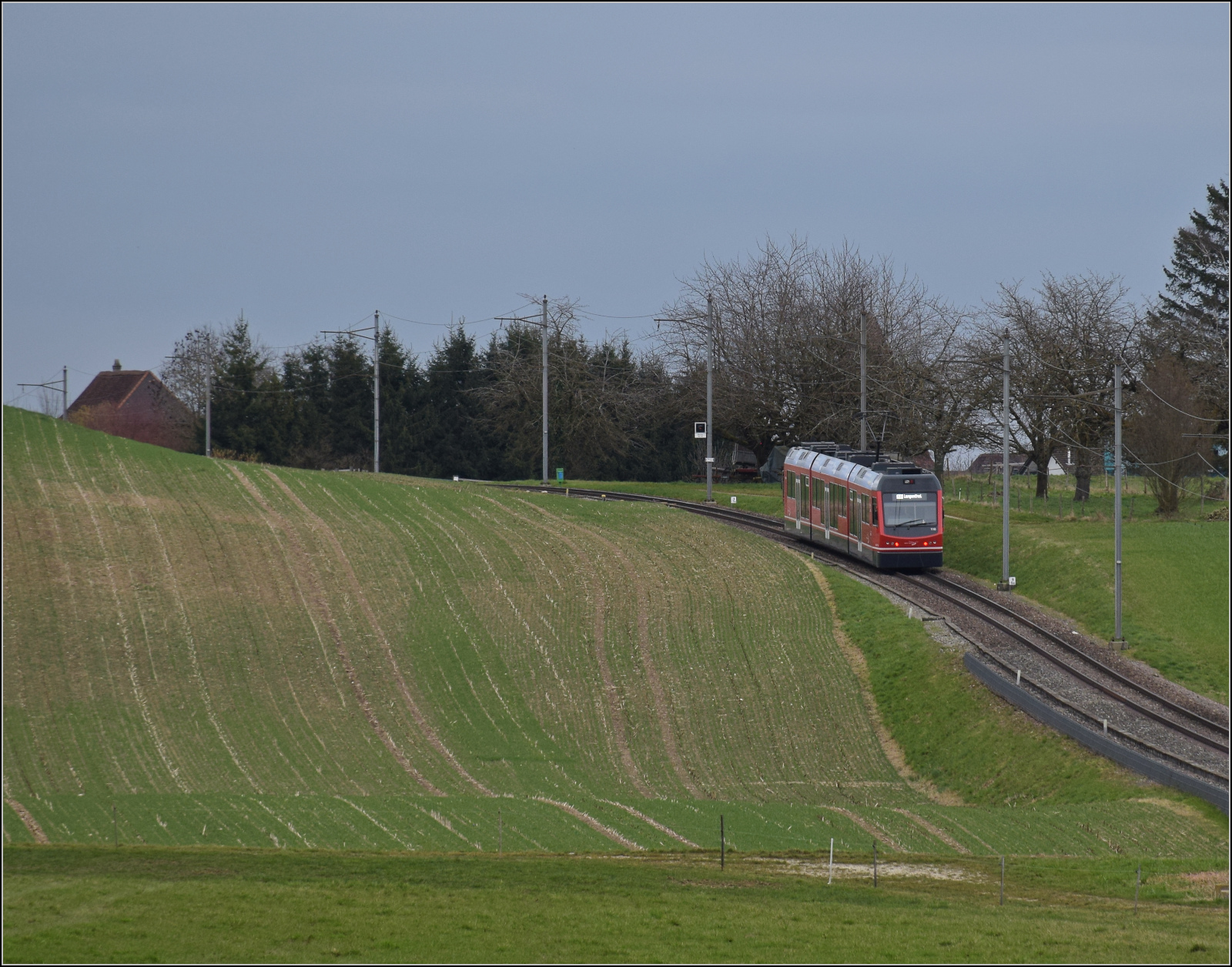 Bierlisi statt Bipperlisi. 

Be 4/8 110 'Merkur' auf dem Weg von Attiswil nach Wiedlisbach. Februar 2026.
