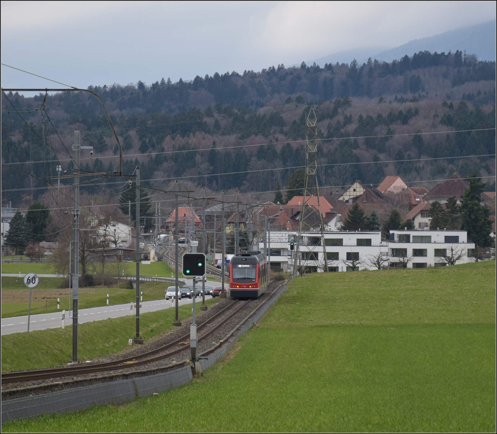 Bierlisi statt Bipperlisi. 

Be 4/8 114 'Saturn' auf dem Weg von Attiswil nach Wiedlisbach. Februar 2026.