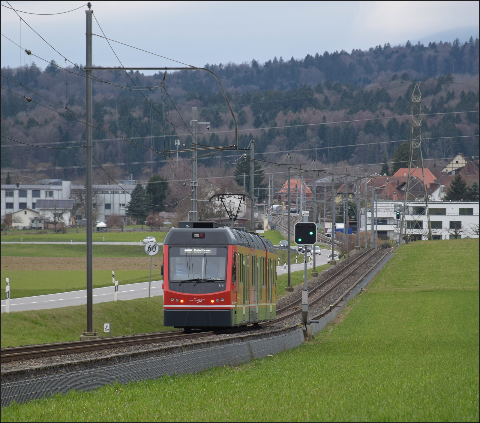 Bierlisi statt Bipperlisi. 

Be 4/8 114 'Saturn' auf dem Weg von Attiswil nach Wiedlisbach. Februar 2026.