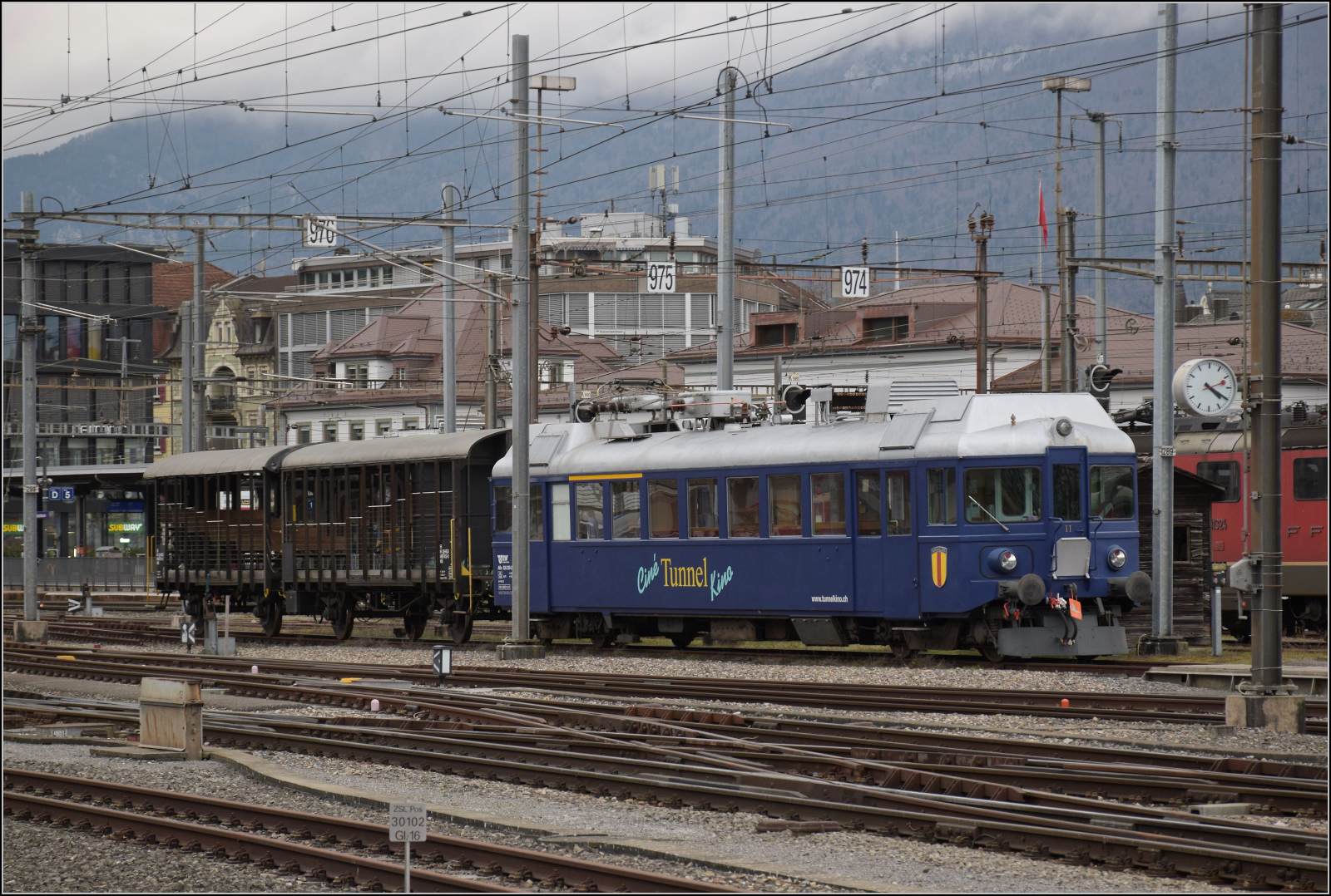 Bierlisi statt Bipperlisi. Nebenbei betrachtet in Solothurn - das Tunnelkino RABe 526 290, einstmals von der SOB. Februar 2026.