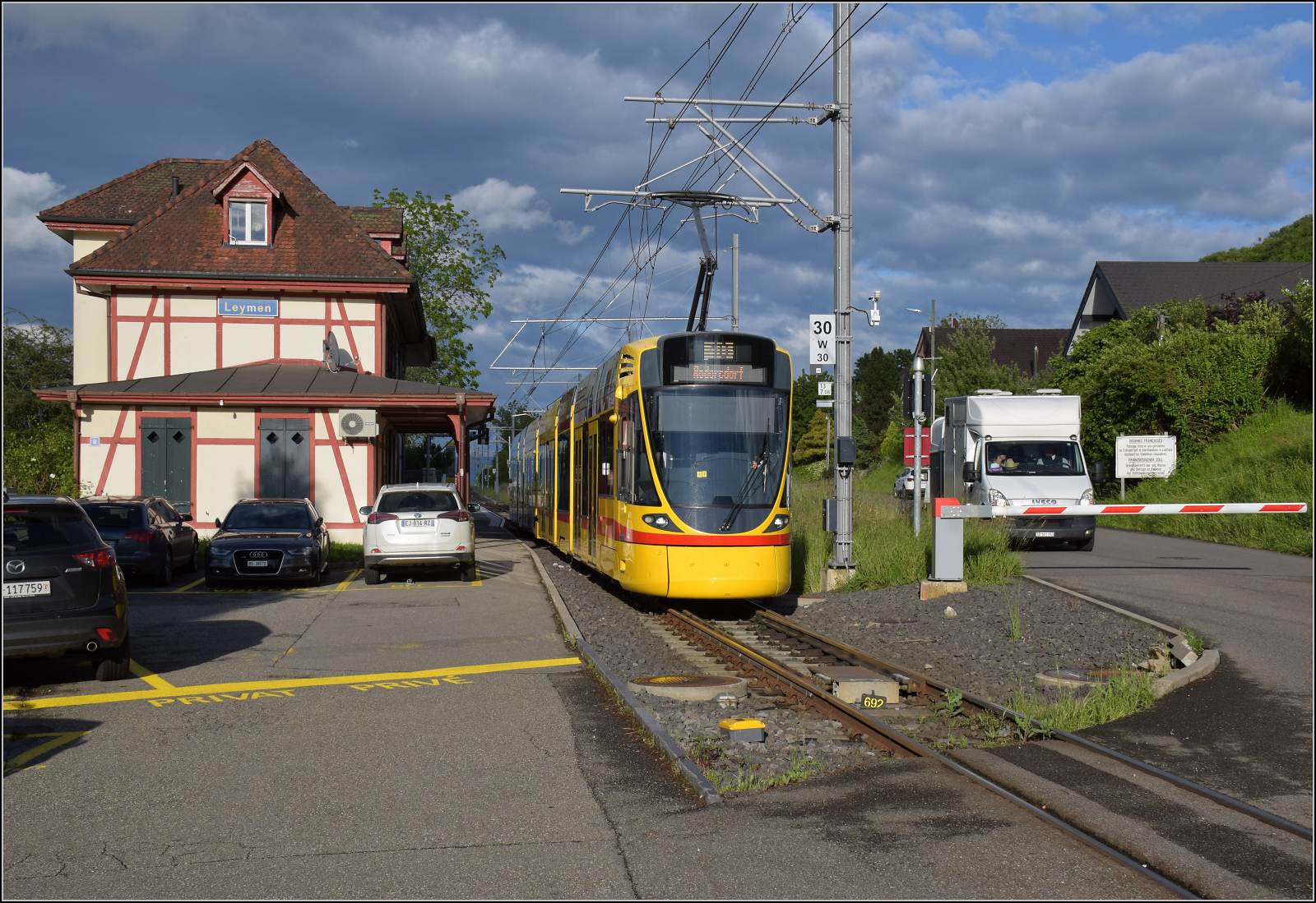 BLT Tango Be 4/10 178 nach Rodersdorf im elsässischen Leymen. Mai 2024.