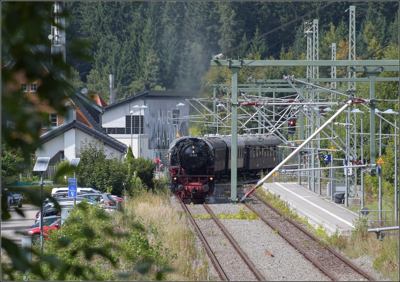 Dampf im Hochschwarzwald. 

23 042 fährt in Aha Richtung Schluchsee ab. September 2025.