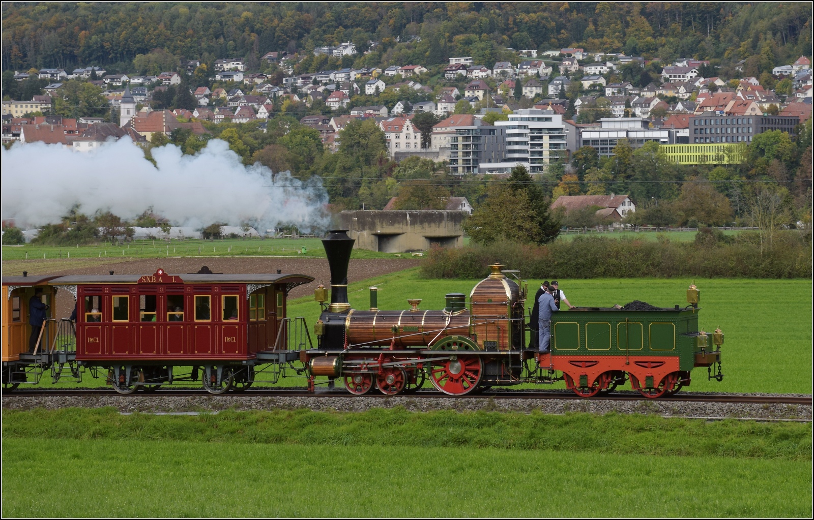 Den Schweizer Bahnen zum 175. Geburtstag.

D 1/3 Limmat in voller Fahrt bei Full. Oktober 2022.