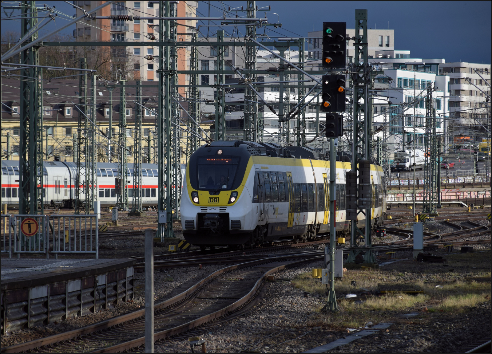 Der echte DB-Hamster 3442 215 kommt in Stuttgart an. Februar 2026.