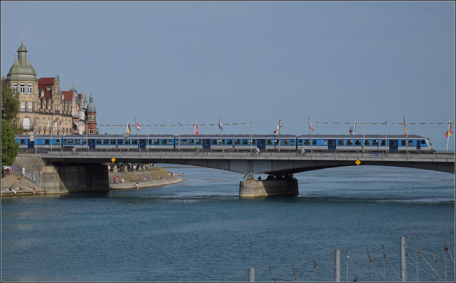 Der FEX wird von 140 797 zurück nach Stuttgart gebracht. Konstanz, August 2026.