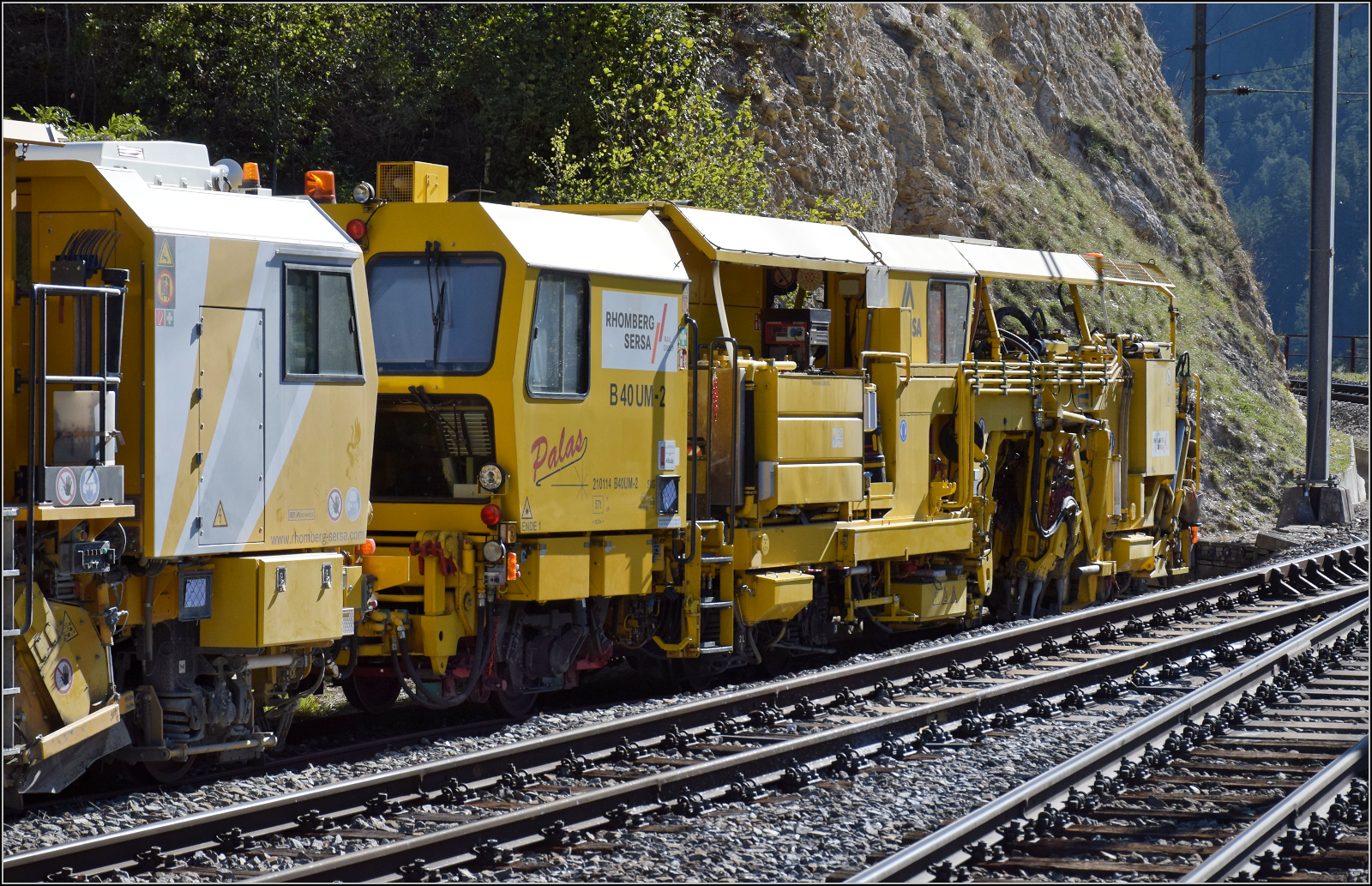 Die Stopfmaschine 210114 'Palas' ist das Modell B40 UM-2 von Matisa und steht in Tiefencastel f�r die n�chsten Eins�tze bereit. September 2026.