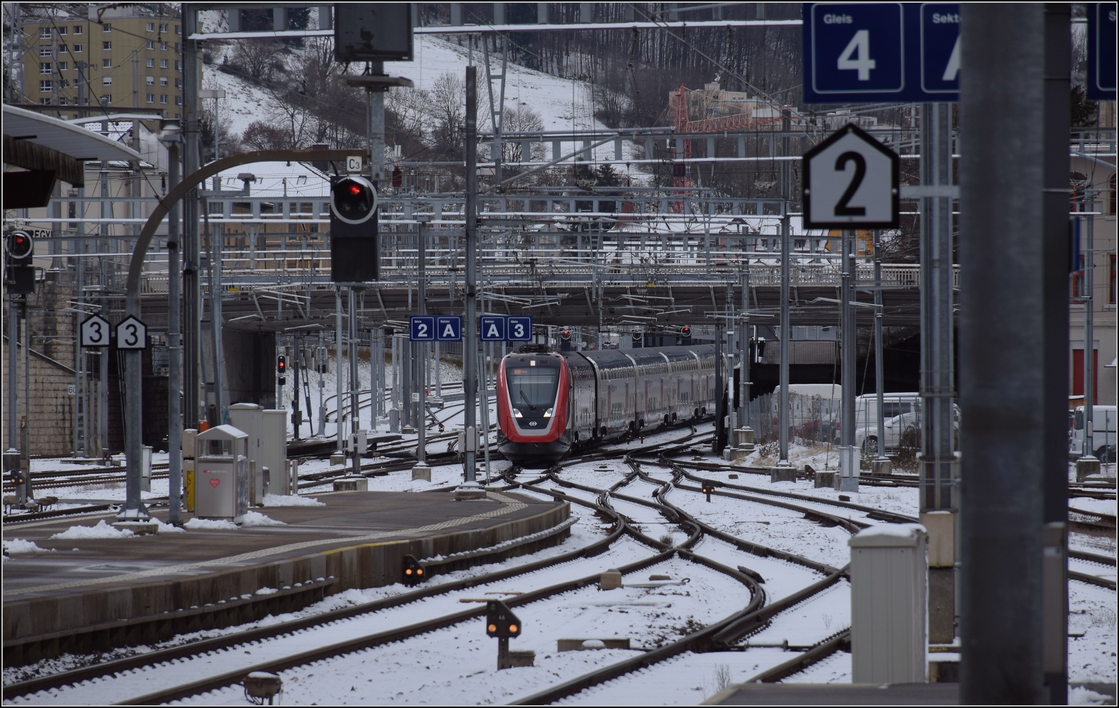 Einfahrt eines Twindexx Suisse RABe 502 nach St. Gallen. Februar 2023.