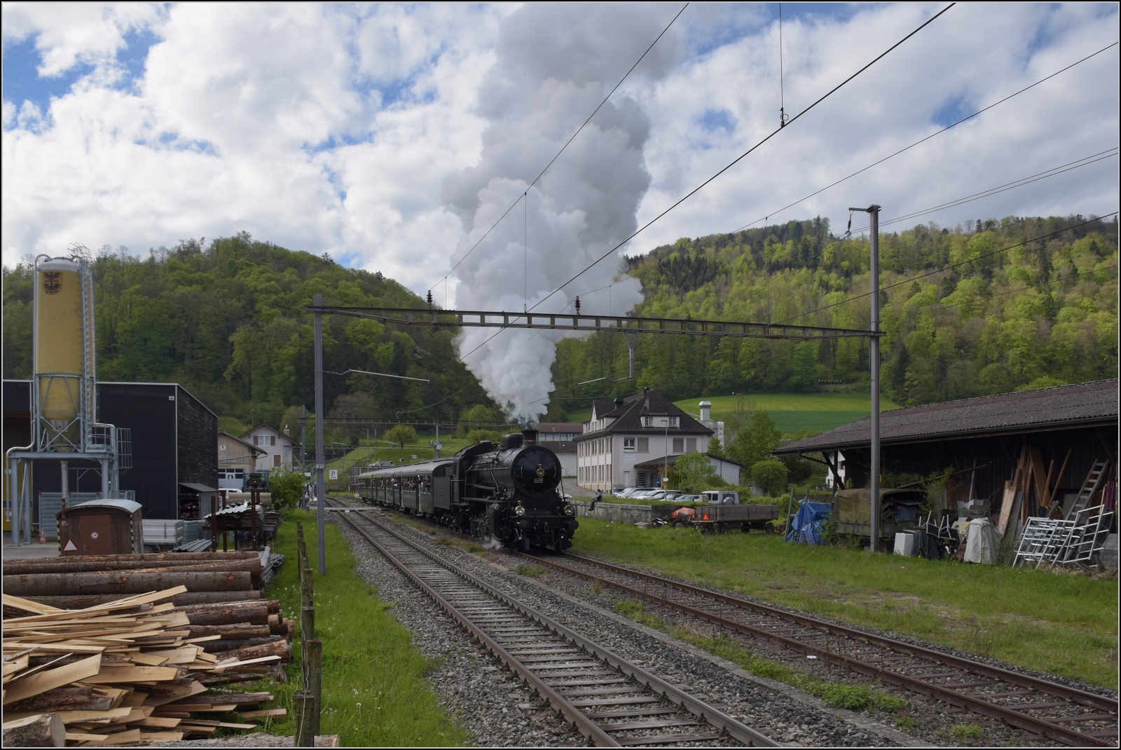 Elefant auf dem Lufelfingerli.

C 5/6 2978 in Lufelfingen. April 2024.