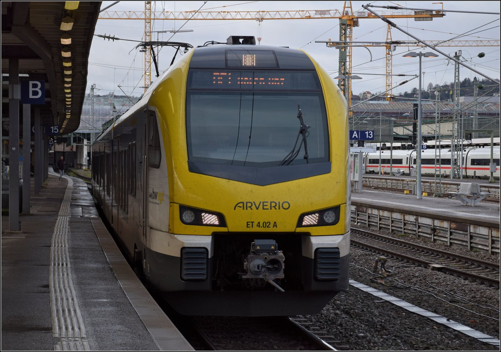 ET 4.02, offiziell mit der Nummer 1428 016 versehen auf dem Weg nach Aalen. Stuttgart, Februar 2026.